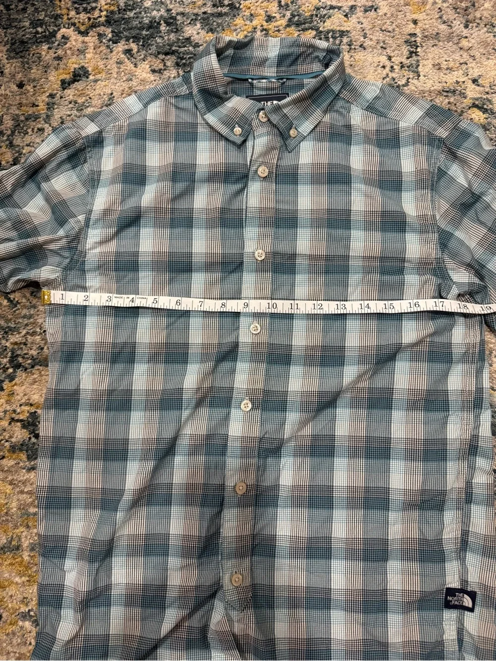The north face Men's Short-Sleeve Button-Down Plaid Shirt
